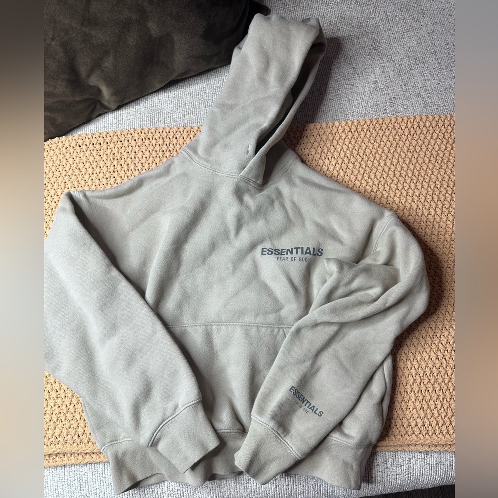 Essential hoodie